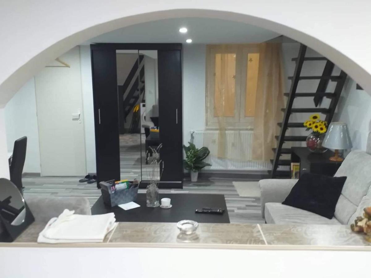 Little-Oasis Apartment Budapest Esterno foto